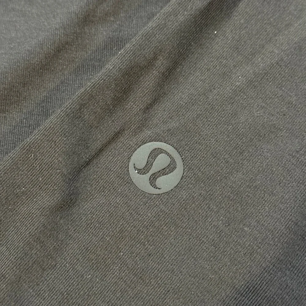 *New Lululemon Men's The Fundamentals Long Sleeve - Team Canada Black - Picture 5 of 7